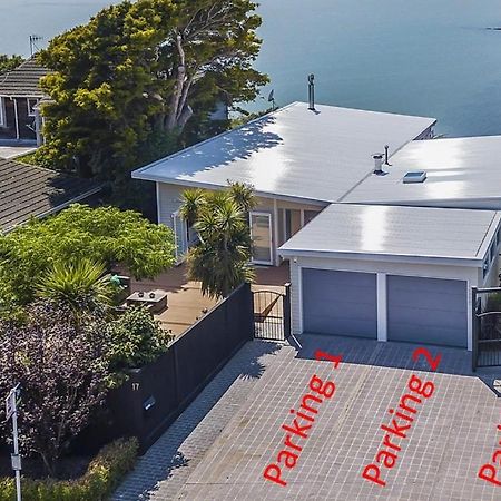 Whitby Sea View Apartment Porirua Bagian luar foto
