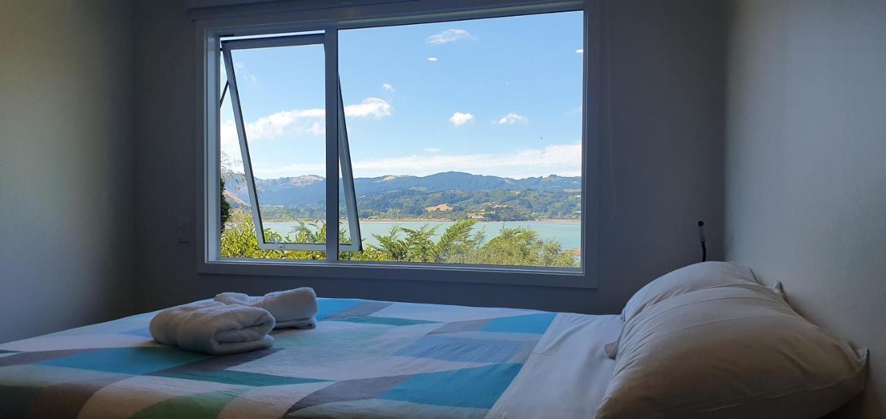 Whitby Sea View Apartment Porirua Bagian luar foto