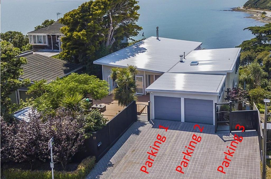 Whitby Sea View Apartment Porirua Bagian luar foto