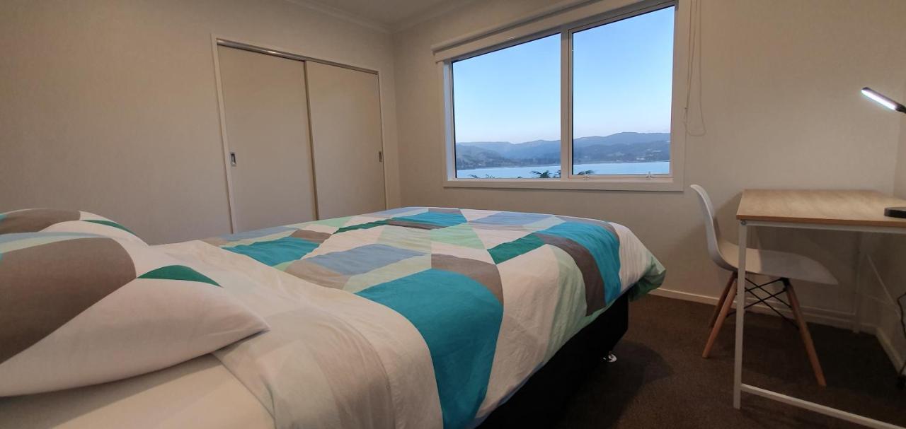 Whitby Sea View Apartment Porirua Bagian luar foto